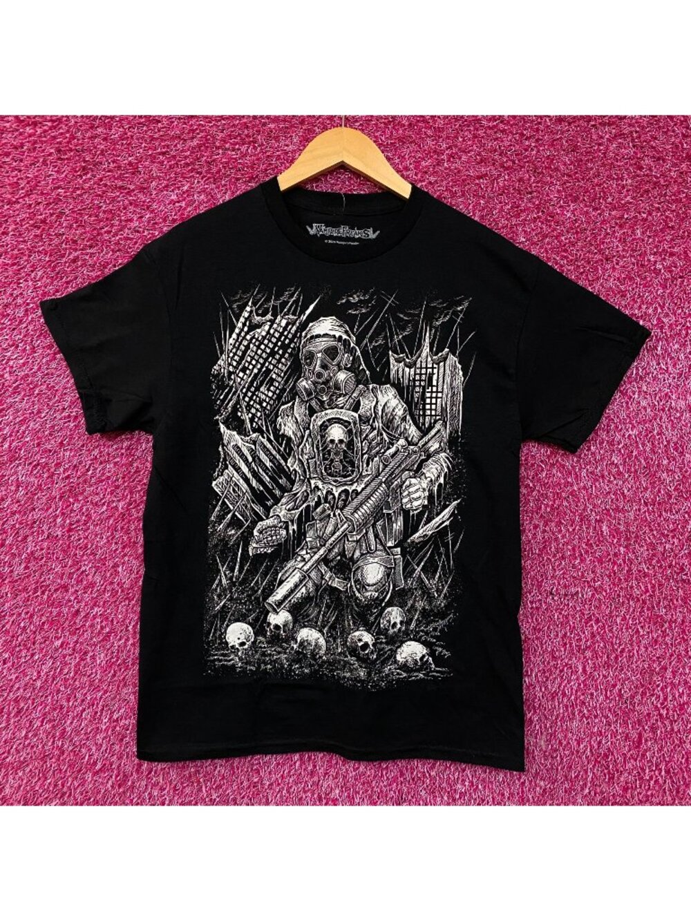 VampireFreaks Gas Mask Post-Apocalypse Graphic T-Shirt Medium